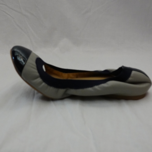 J CREW Mika Gray with Blue Patent Toe Cap & Trim Ballet Flats, size 9½ - Picture 6 of 8